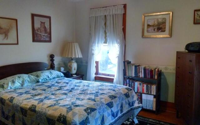 Fish & Loaves Bed and Breakfast