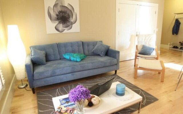 Hollywood Vacation Apartments by Stay City Rentals