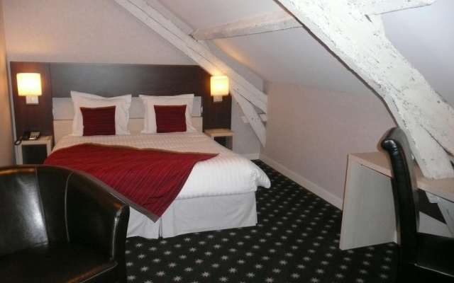 Logis Hôtel La Ferme du Blanchot