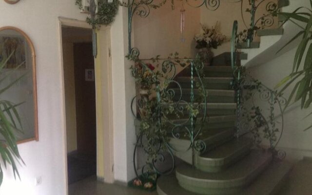 Astra Family Hotel