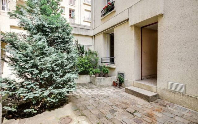 Tranquil Abode With Private Terrace In The 15Th Arrondissement