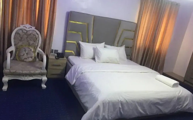 Dee Rocket Hotel