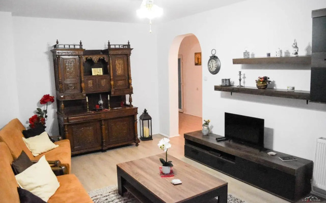 Spacious and cozy 3BD+Terrace Couples Apartment