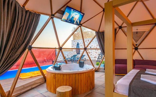 Kalkan Dome Suites & Deluxe-Glamping Holiday In Kalkan