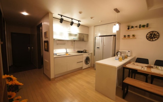 The New Joy House Gongdeok