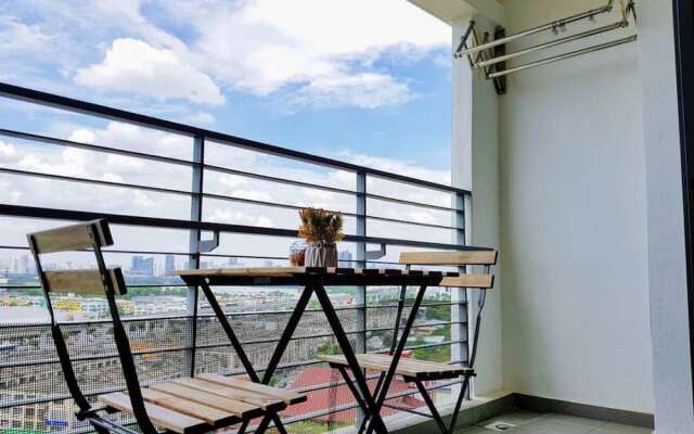 Puchong 8-12 pax Cozy Apartment IOI