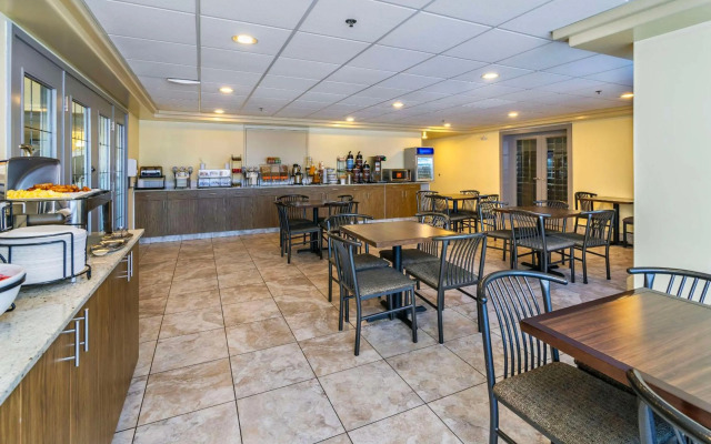 Comfort Inn & Suites