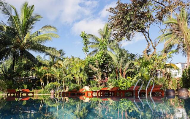 La Paloma Resort