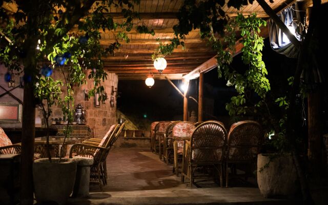 Antique Terrace Suites