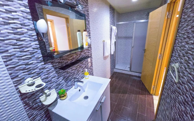 Luxor Home - Spacious & proximity to CFC