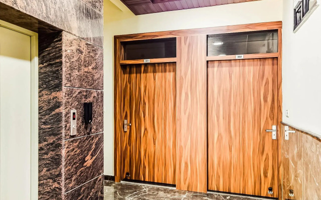 Eleven 43 Suites by OYO Rooms