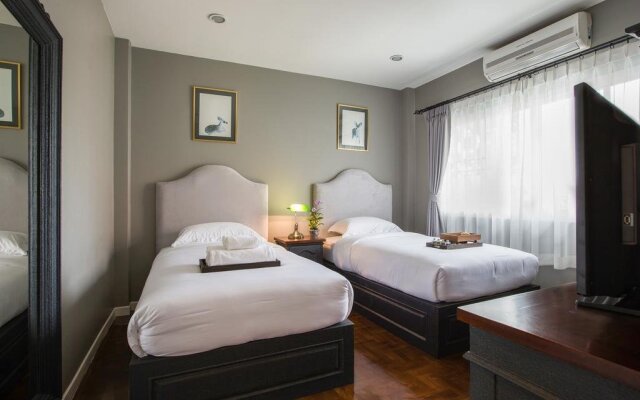 Moon 11 Boutique Home