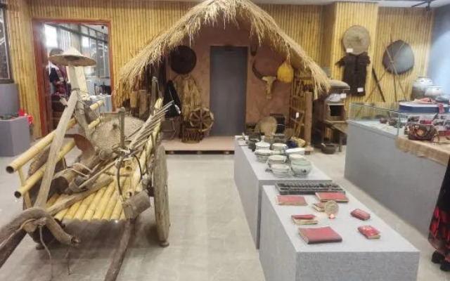Aifeel Hotel (Ledong Lvzhi Nan Gan'en Road)