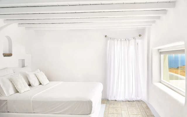 Mykonos Lolita, A Grecotel Resort to Live