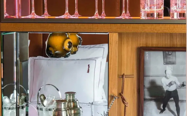 Brach Madrid - Evok Collection