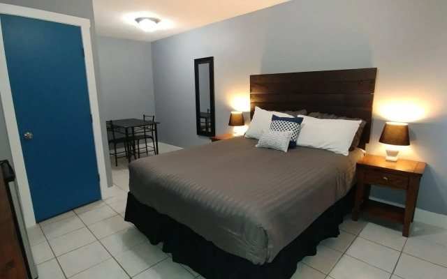 Naramata Courtyard Suites