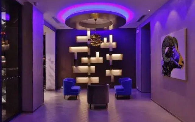 Orange Hotel (Hefei Huaihe Road Pedestrian Street Dadongmen Metro Station)