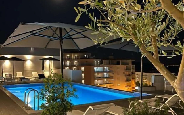 The Queens Lion Premium Hotel