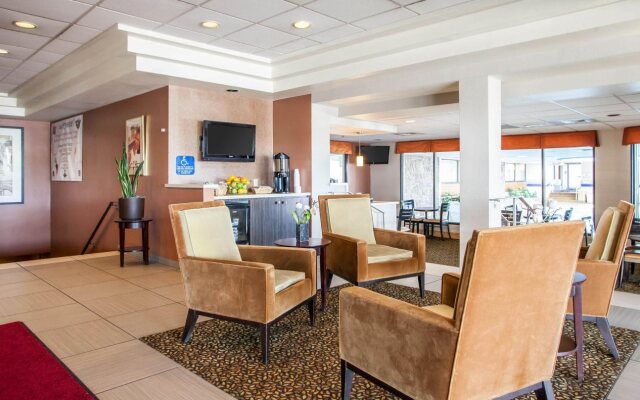 Four Points by Sheraton Milwaukee Airport
