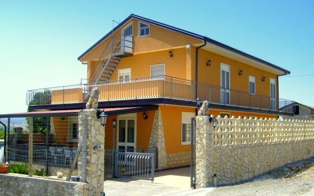 Pleasant Holiday Home with Balcony, Veranda, Barbecue