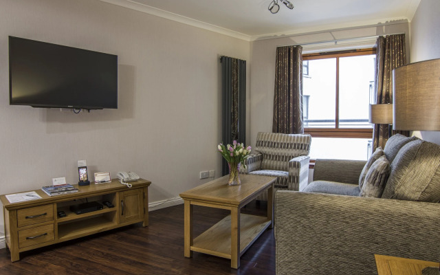 The Knight Residence Apartments by Mansley