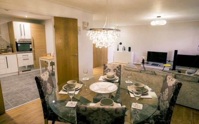 Stunning Holiday Stay With Free Gym and Parking