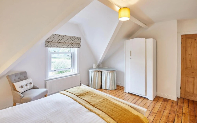 Host Stay Oakwood