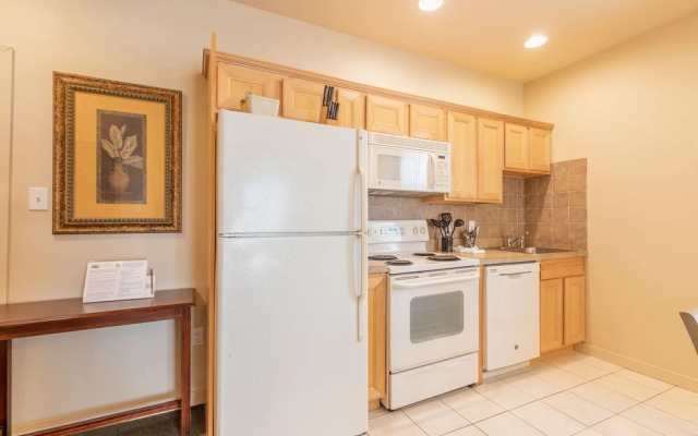 Ebb Tide Suites