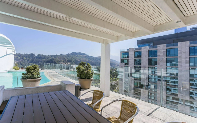 Nueva Lyon Apartments