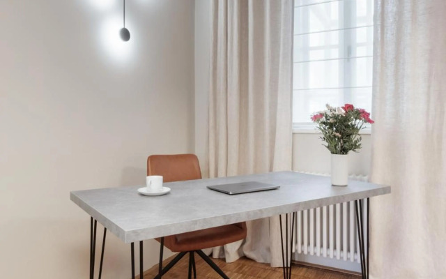 Open-plan Flat in Vinohrady by Prague Days