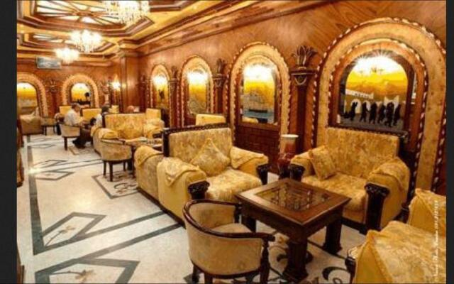 Four Seasons Hotel