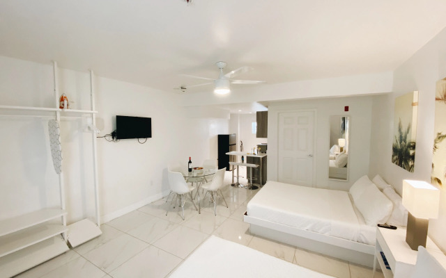 Samantha Apartments by Lowkl