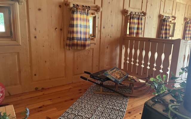 Belvilla by OYO Hilltop Chalet in Lamon With Views