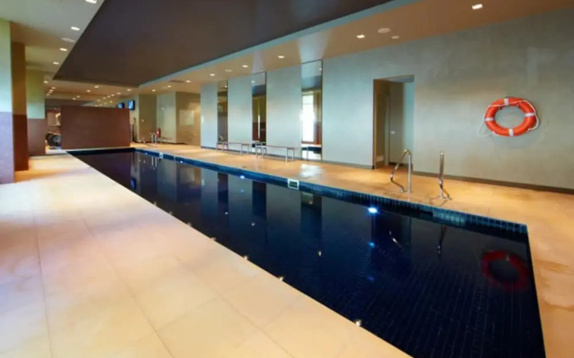 Light Filled Modern 1 Bedroom Apartment Close To Beach