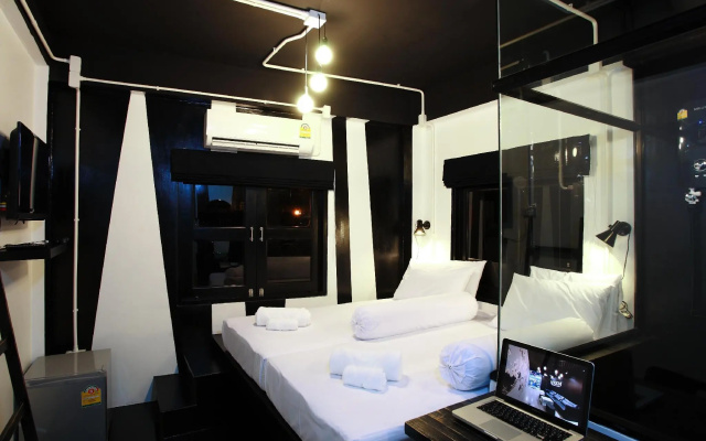 Meroom Hotel – Guest Rooms – Phuket Town