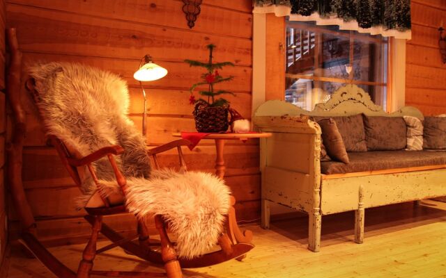 Isokenkäisten Klubi, Wilderness lodge