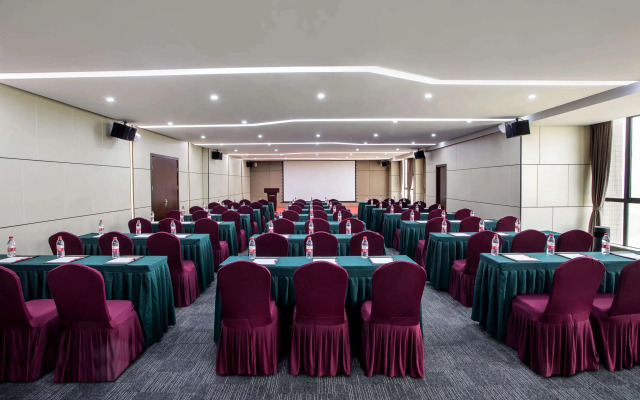 Ramada By Wyndham Huizhou Longmen