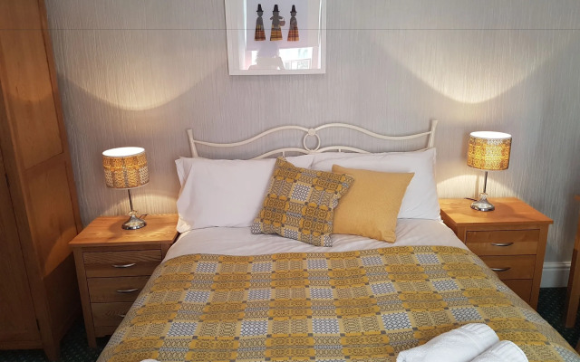 Gwesty'r Marine Hotel & Spa