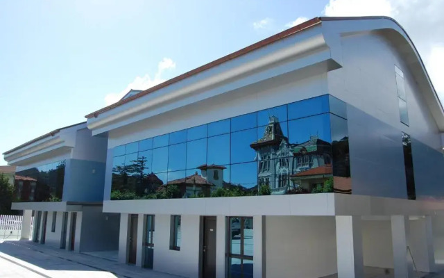 Hotel Villa Rosario II, Edificio Moderno