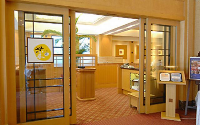 Отель The Crest Hotel Kashiwa