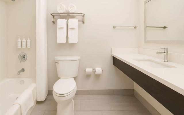 Travelodge by Wyndham LAX