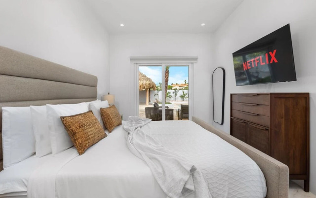 The Court Villa - 8 Bed 8 5 Bath