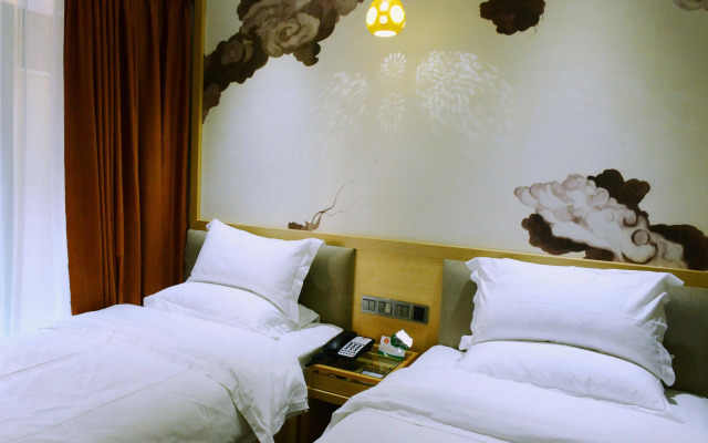 XingHe Business Hotel (Railway Station & Yuexiu Park Branch)