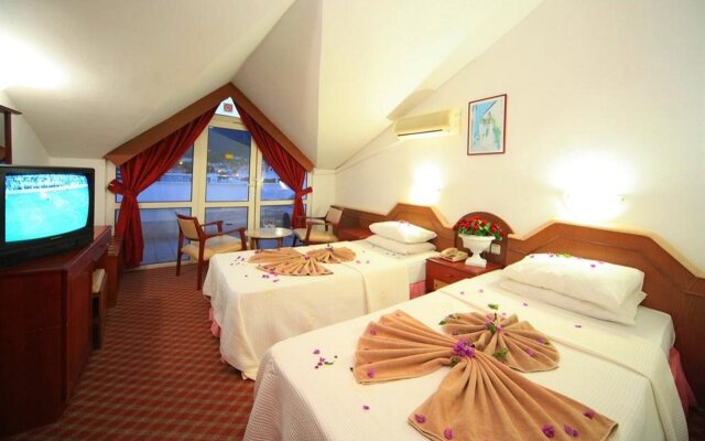 Mustis Royal Plaza Hotel