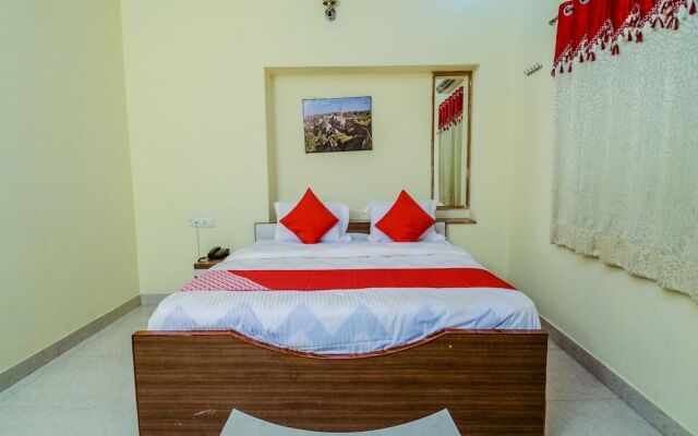 OYO 18825 Hotel Akshey