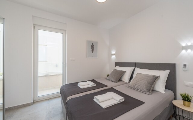 Pool apartments Villa Meteorite