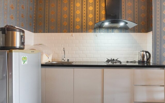 Good And Homey 2Br At Nifarro Park Apartment