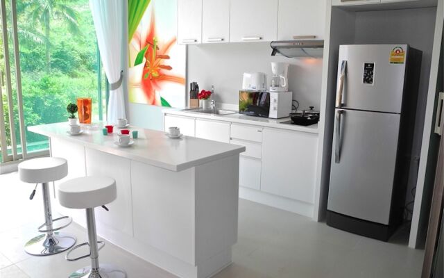 Luxury Apartment at Karon Hill