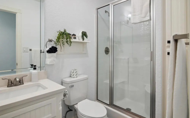 Birds of Paradise by Ryson Vacation Rentals