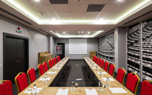 ibis Istanbul West